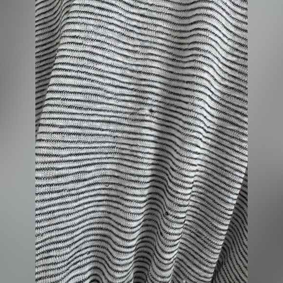 Project Social T Black and White Striped Short Sleeve crop Top - Picture 4 of 8